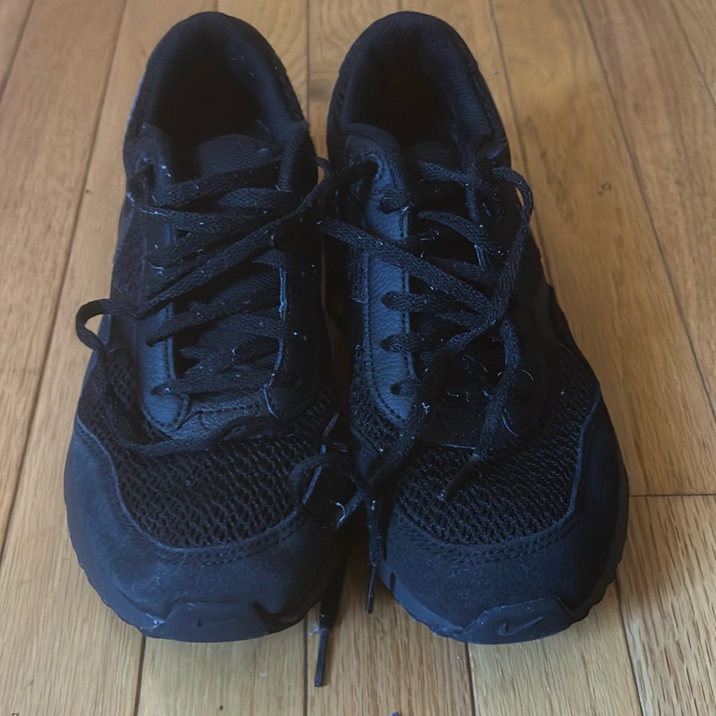 ReducedBig Boys Preowned Air Max Nike Sneakers ReducedBig Boys Preowned Air Max Nike Sneakers